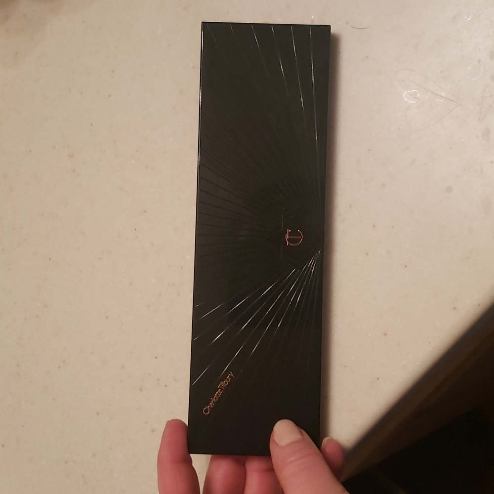 Charlotte Tilbury smokey palette